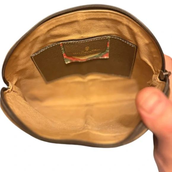 Authentic Vintage Gucci GG Supreme Web Sherry Line Domed Shoulder /Crossbody Bag - Picture 6 of 10